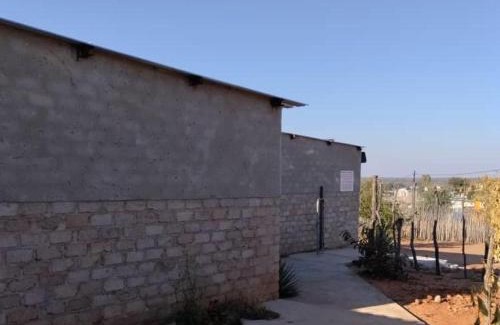 Epukiro House | Metsweding Guesthouse