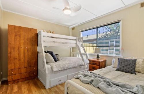 Metung Apartment | Metung Akora 2Bdrm Apartment 1 - Pets & Boats welcome! Close to Town, Free Wifi & Netflix