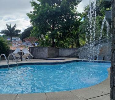 Praia dos Anjos House | Meu Aconchego Casa Duplex com Piscina e Salão de jogos, 400mt da Praia