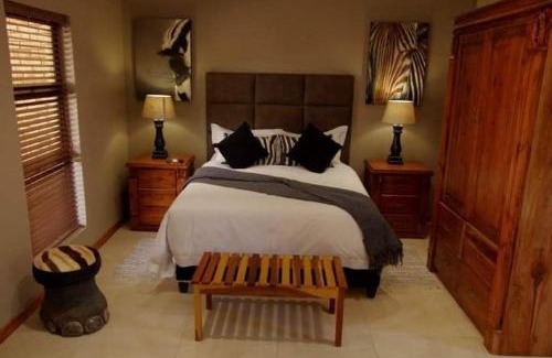 Jwaneng House | Meyers Guesthouse