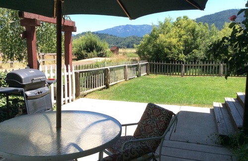 Greenville Cabin | Meyers Ranch Cabin - Hot Spring- Farm