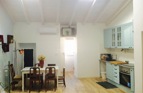 Belem Apartment | Mezanine Flat/Air Conditioning/2 UNESCO monuments 10 minutes walk