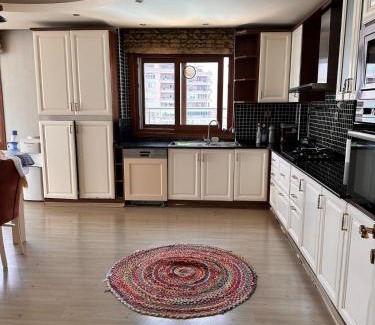 Mezetli Apartment | Mezitli Coast Spacious 3BR Apartment Sea View & Beach Access