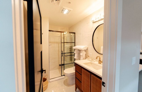 Bellefonte Apartment | Mezzanine Loft- 3 Bedrooms