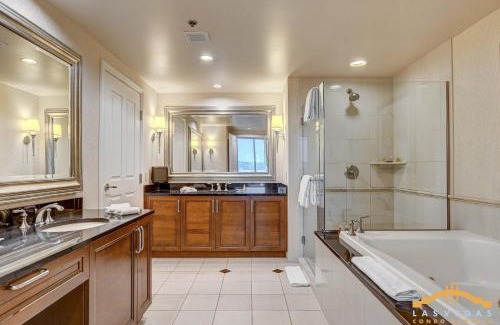 Las Vegas House | MGM Signature-09-820 1Br 2Ba F1 Pits View Balcony