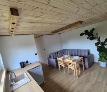 Goldap Apartment | Miętowy domek z balią jacuzzi