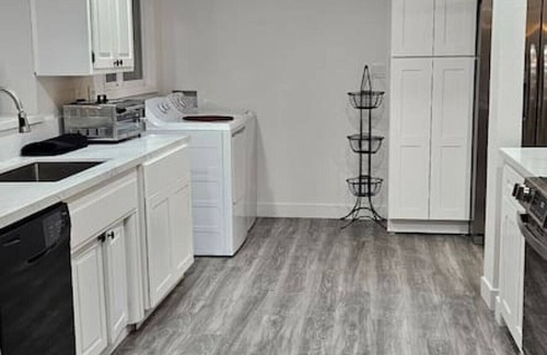 Lemon Grove House | Mi Casa Su Casa - Renovated Updated! Spacious, WD