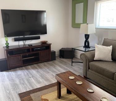 Lemon Grove House | Mi Casa Su Casa