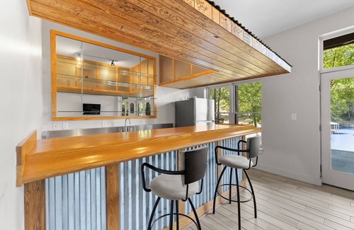 Sherrills Ford Cabin | Mi Casa, Su Casa by AvantStay | Lakefront Escape