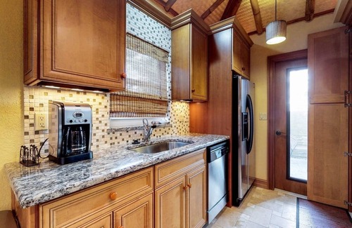 Anna Maria Villa | MI Oasis Getaway! Just 200 Steps to the Beach on a very quiet street
