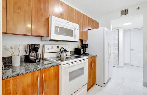 Brickell Apartment | MIA(CZ) - CLUB #2504(1B) Relist