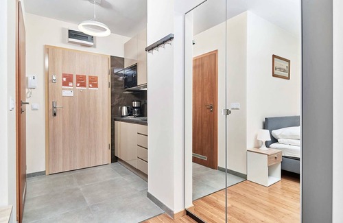 Krzyki Apartment | Miasto Marina A Wrocław | Cosy Studio with Gym, Balcony and Parking