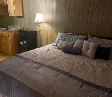 East Durham Hotel | Michael Dee's Motel