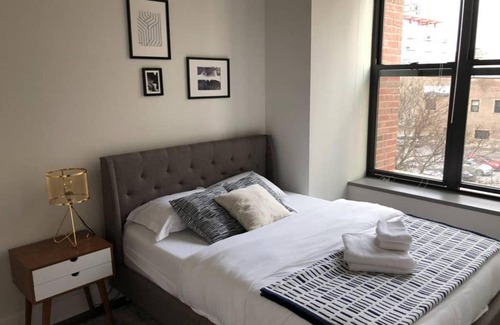 Near South Side Apartment | Michigan avenue 2br2ba with Optional parking 303