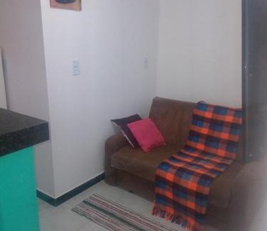 Novo Gama House | Micro-casa 2 Pedregal Novo Gama GO prox Valparaíso ideal p trabalho descanso e silêncio