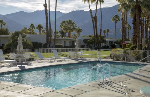 Araby Commons Condo | Mid Century 3 bedroom Condo in South Palm Springs