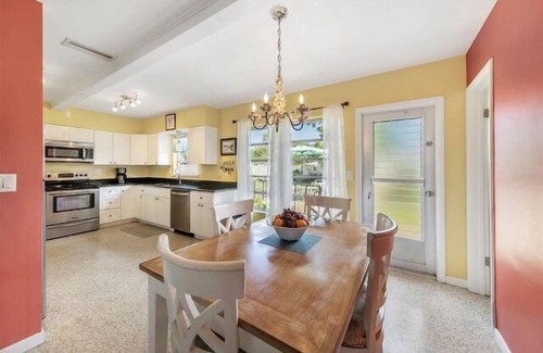 Venice House | Mid Century Beach Bungalow on the Island and walking distance to everything.