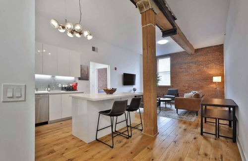 Downtown Columbus Apartment | Mid-Century Downtown Loft (Free Parking)