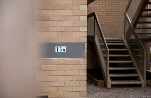 Geelong Apartment | Mid-century Gem - Geelong CBD