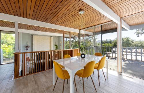 Felicita House | Mid-century Masterpiece With Pool , Spa & Bbq