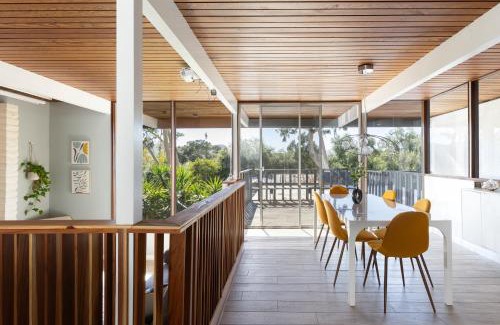Felicita House | Mid-century Masterpiece With Pool , Spa & Bbq