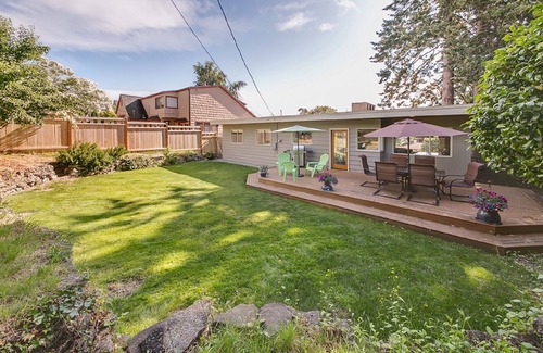 North Queen Anne House | Mid-Century Mod Home North Queen Anne