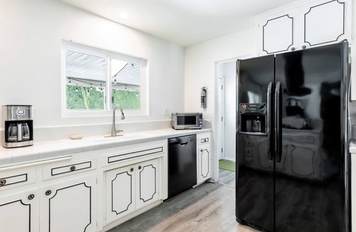 Sonora Sunrise House | Mid-Century | Mountain View | 5 Mins from Downtown