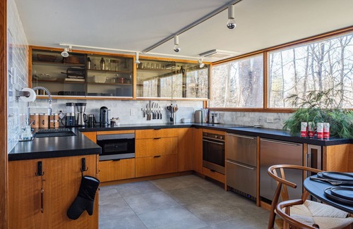 Brewster House | Mid-Century Seclusion: An Architectural Marvel w/Hot Tub
