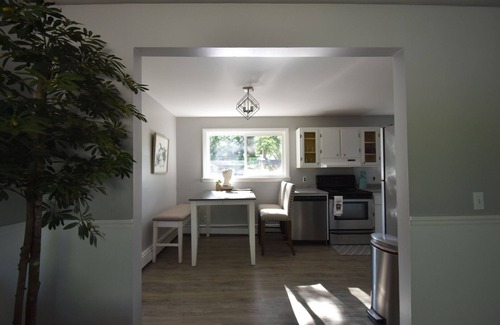 Topsham House | Mid-Coast 3BR Private Home with All Fenced in Backyard