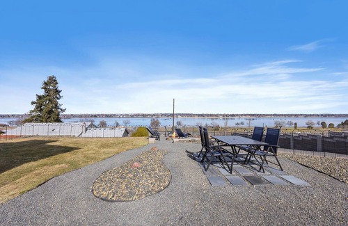 Tri-Cities House | Mid-Term Now Available, Best River View, No Host/Cleaning Fees, Great Discounts.