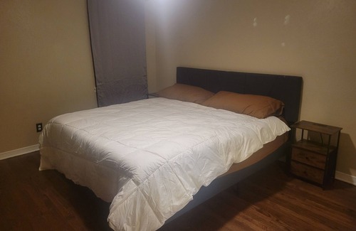 DeSoto House | Mid-Term Rental in DeSoto - 3BD/2BA - Dedicated Workspace