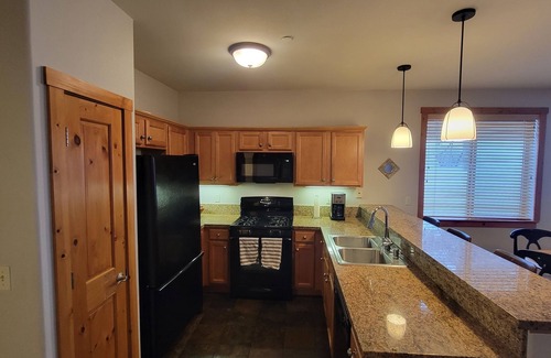 Truckee Condo | Mid term rental on ground floor 2 bedroom garden unit in resort like community.