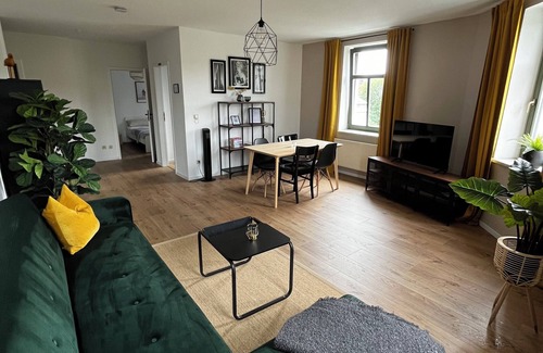 Kaßberg Apartment | Midcentury smart home on Kaßberg