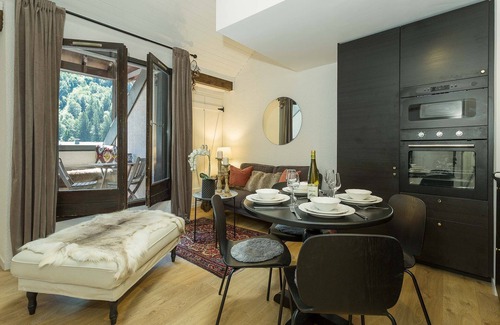 Chamonix City Centre Cottage | Midi loft - an apartment that sleeps 4 guests in 1 bedroom
