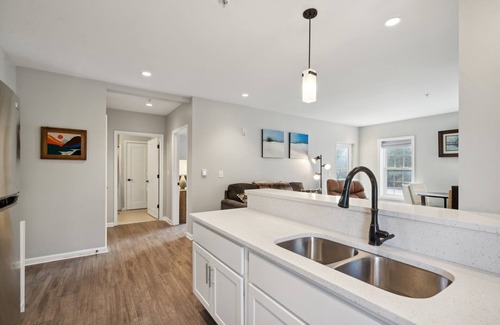 Midlothian Condo | Midlothian 3 Bedroom getaway for up to 8 guests!