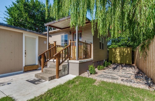 Central Oklahoma City House | Midtown cottage near OCU/minutes to Bricktown