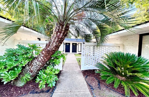 Columbus Apartment | Midtown Modern Apt w Arcade: 8 miles to FT Moore