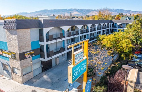 Midtown Apartment | Midtown Modern - Stylish 2BR Lodging in Reno