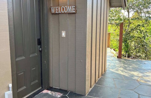 Bananna Belt Apartment | Midtown Private Cabana-Private Entry