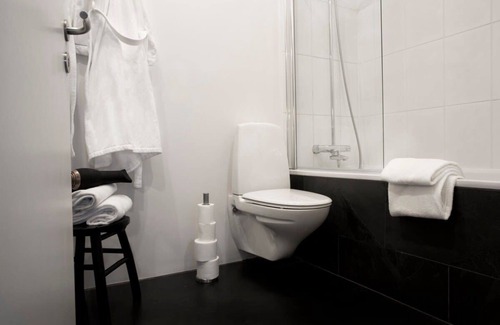 Downtown Hotel | Midtown Reykjavik - King Suite with balcony