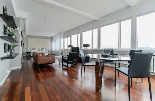 Downtown Hotel | Midtown Reykjavik - King Suite with balcony