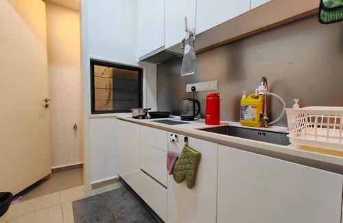 Kampung Pasir Apartment | Midvalley Luxury Maxine Suite