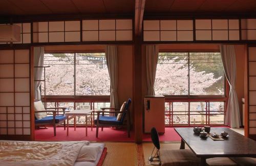 Kinosaki Onsen Hotel | Migumiya Ryokan