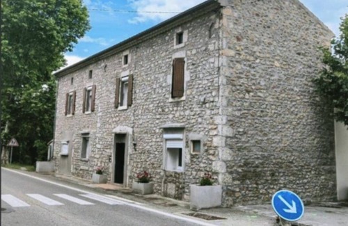 Uzer Apartment | MILA'S COCOON. In the heart of the South Ardèche.