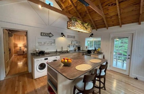 Otter Creek Cottage | Mildreds Cottage - Otter Creek