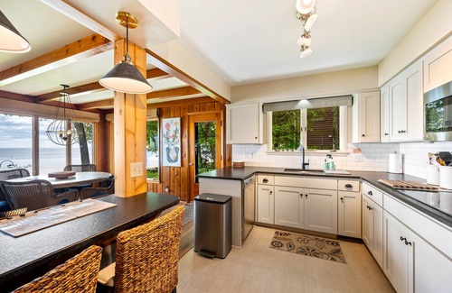 Jacksonport House | Miles of Walkable Sand Beach! - 1 Prime Week - June 19-26 - Remaining for 2026!