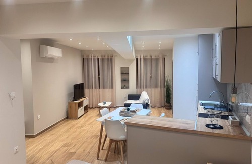 Milies House | Milies Creekside Studio