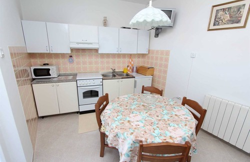Rovinj Apartment | MILKA Two-Bedroom Apartment with Balcony 1 (1st floor)