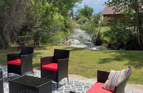 Sheridan Cabin | Mill and Main Cabinn