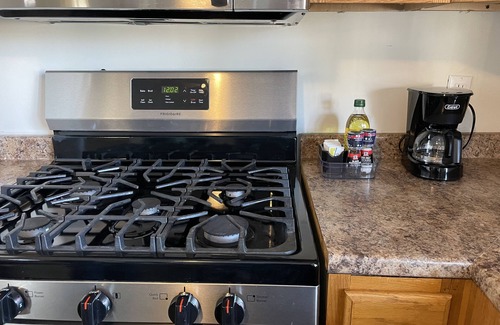 Erie Apartment | Millcreek Apt Close to the Lake